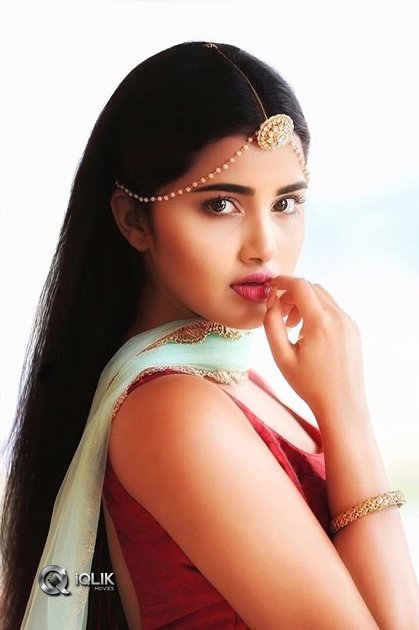 Anupama-Parameswaran